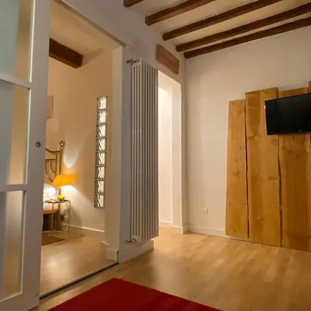 Apartment San Lorenzo In Red Florence