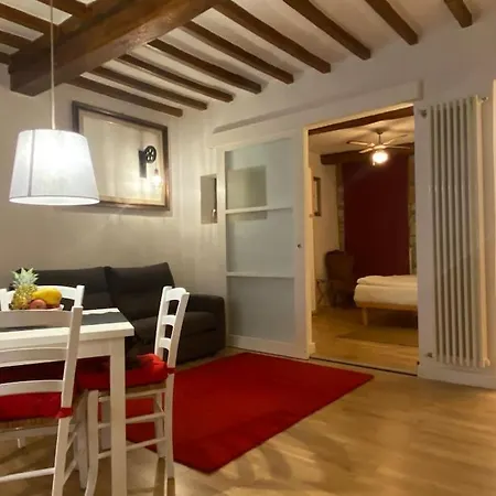 Apartment San Lorenzo In Red
