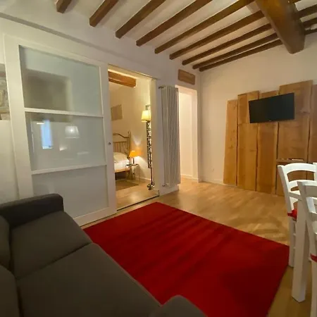 San Lorenzo In Red Apartment Florence